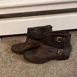 New! Brown boots with buckle.
